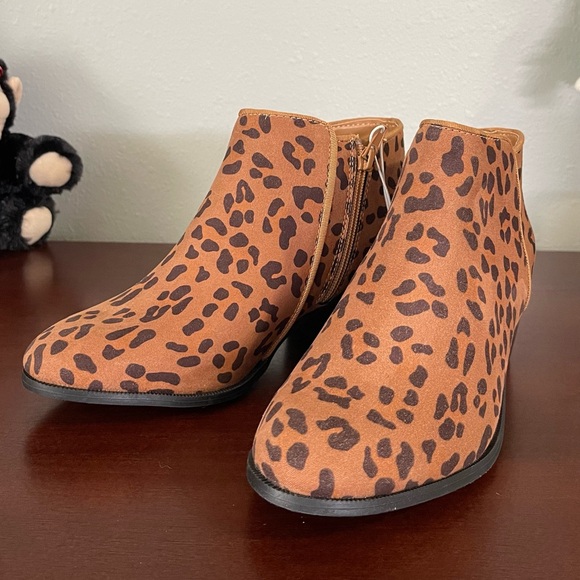 Leopard Style Zippered Ankle Boots | Low heel | Size 9 - Picture 2 of 14